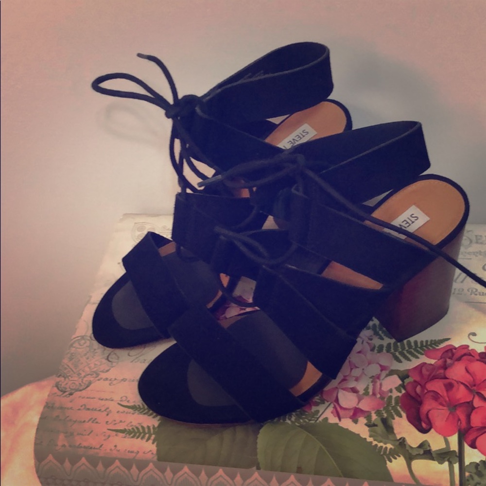 Steven Madden black suede sandal
